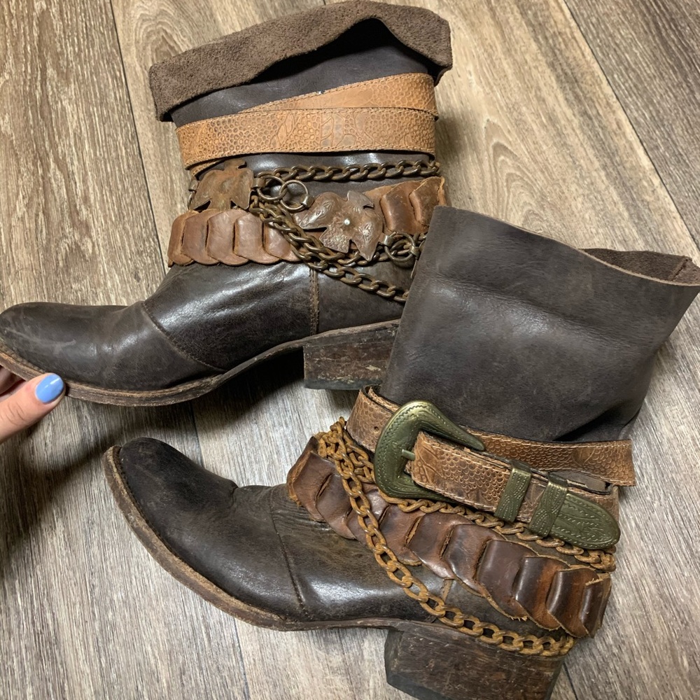 Free bird Yerba brown ankle boots